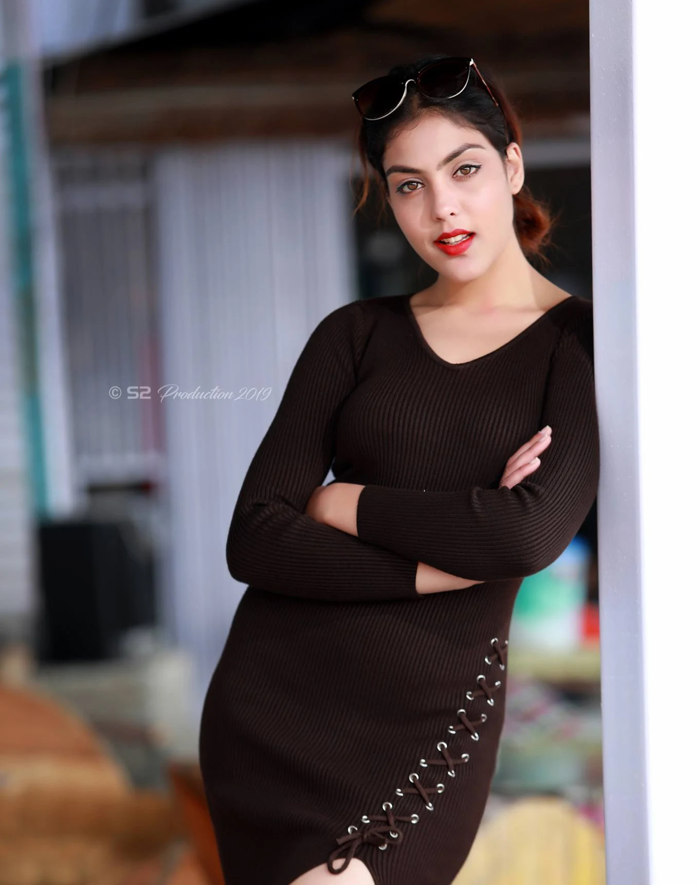 Supuspa Bhatt background portrait